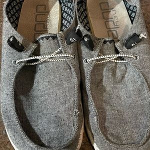 Women’s hey dudes size 10